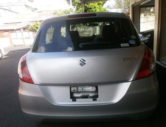suzuki swift  - 2 - Family Cars  on Aster Vender