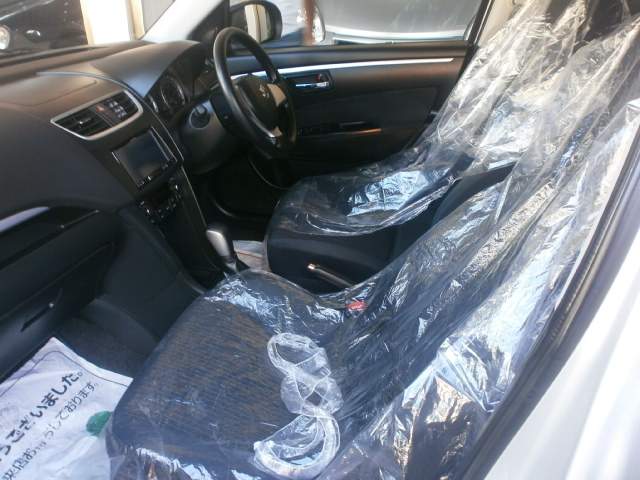 suzuki swift  - 5 - Family Cars  on Aster Vender