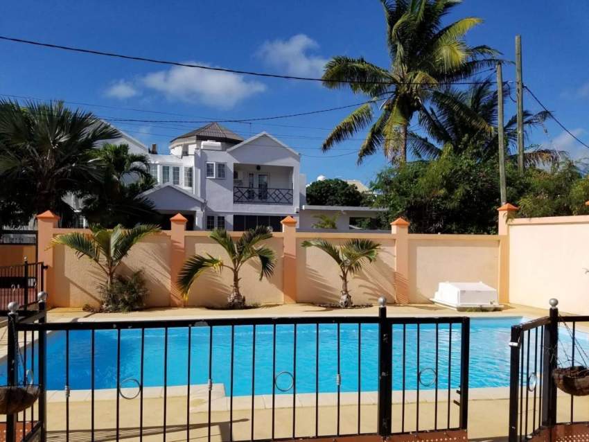 Crown Daisy Villa  - 5 - Villas  on Aster Vender