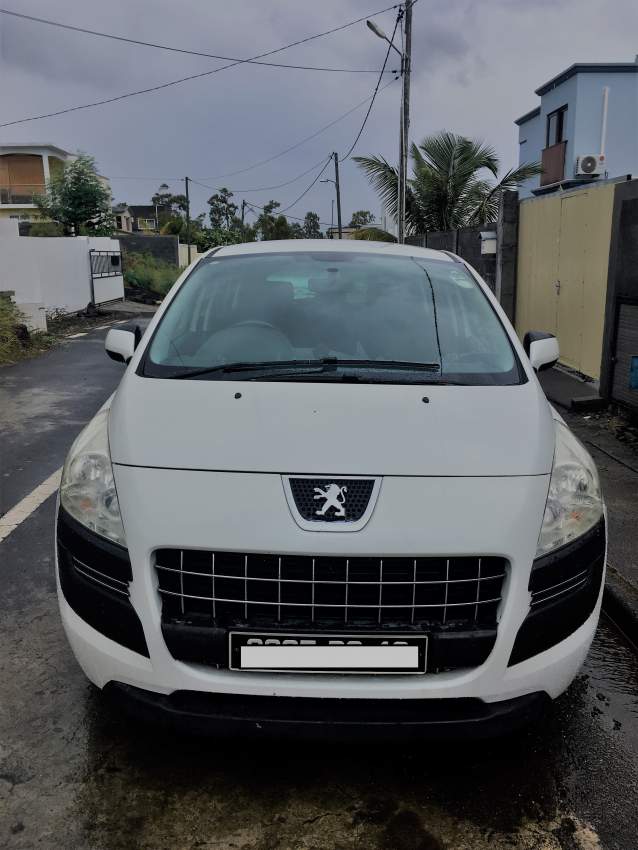 Peugeot 3008 Executive Crossover - 2 - SUV Cars  on Aster Vender