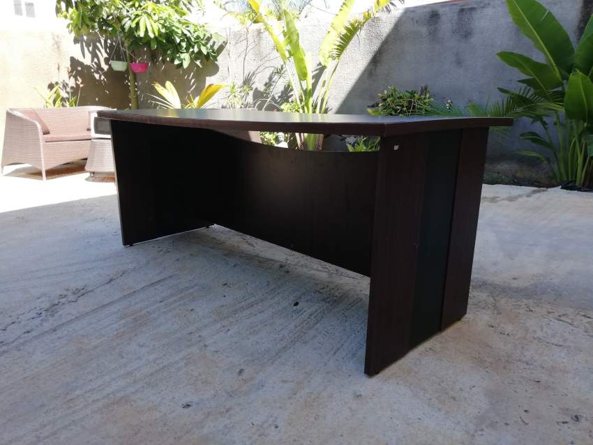 Bureau de Travail Professionnel - 1 - Desks  on Aster Vender