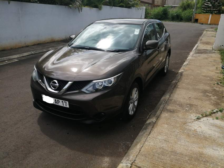 Nissan Qashqai Acenta Manual - 2 - SUV Cars  on Aster Vender