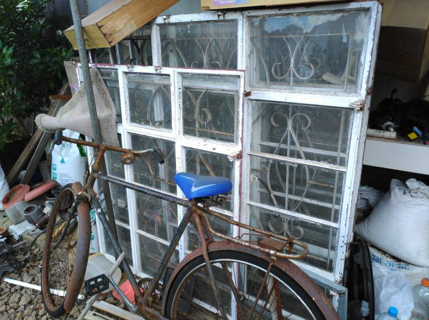 5 fenetre et 1 porte on Aster Vender