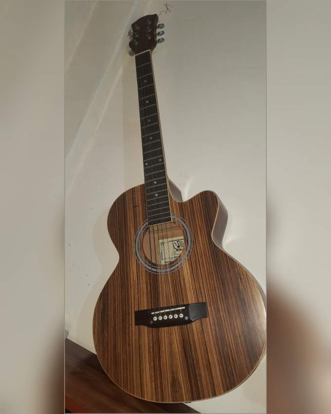 Acoustic guitar - 0 - Accoustic guitar  on Aster Vender