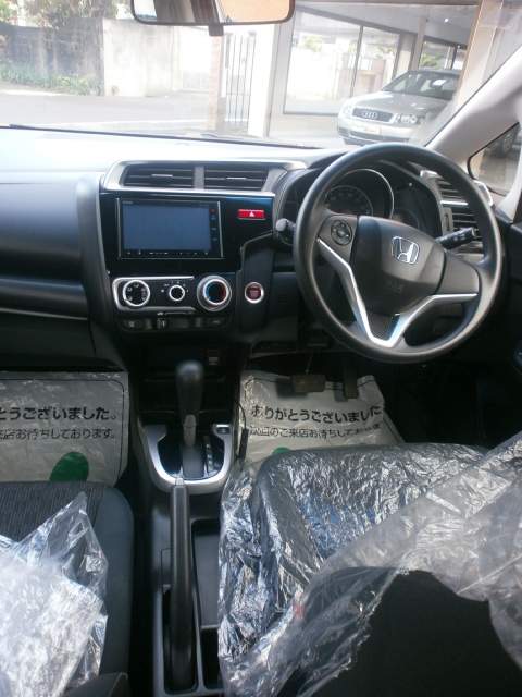 HONDA FIT F  PACKAGE 1310cc - 7 - Family Cars  on Aster Vender