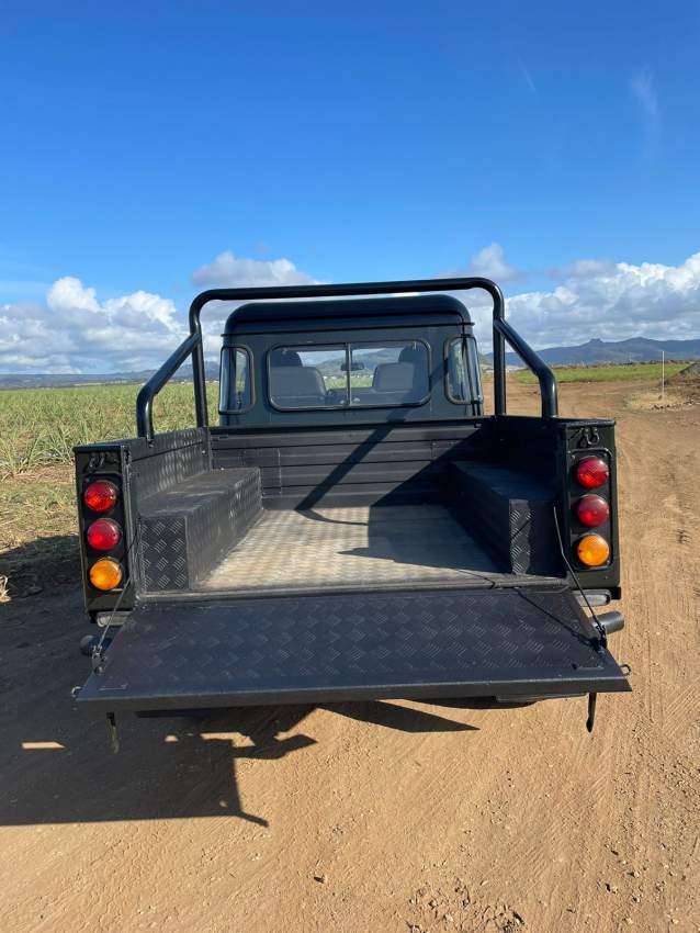 Defender 130 TDI - 2 - Off Roader Cars  on Aster Vender
