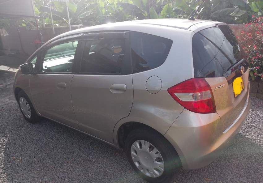 Honda Fit 1330cc - 2 - Family Cars  on Aster Vender