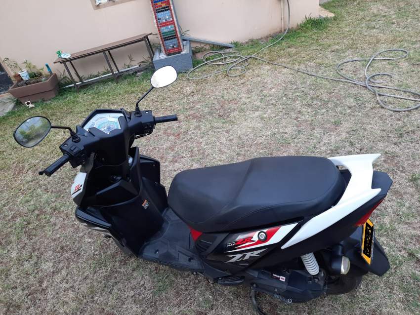 YAMAHA XC115B SERIE AE - 3 - Scooters (above 50cc)  on Aster Vender