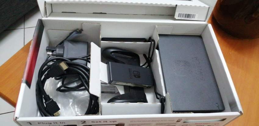 Nintendo switch + Mario Kart Deluxe 8 - 1 - PS4, PC, Xbox, PSP Games  on Aster Vender