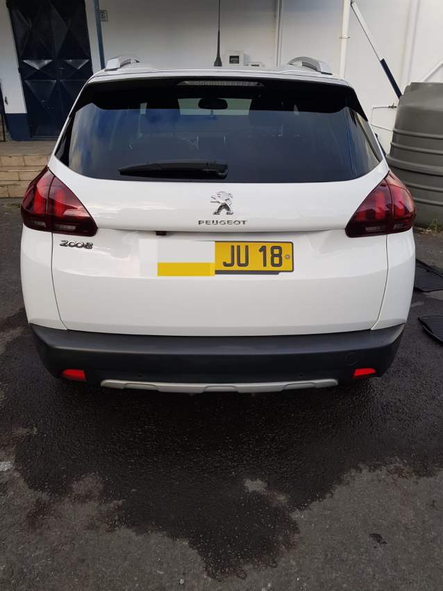 Peugeot 2008 - 2 - SUV Cars  on Aster Vender