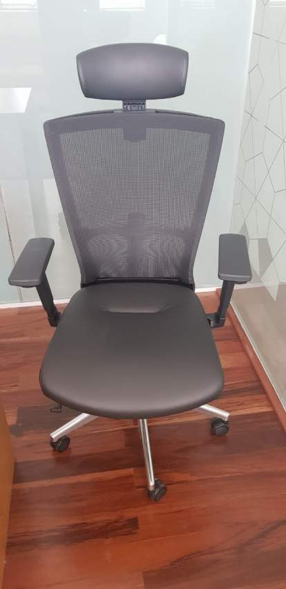 Executive chair - 0 - Desk chairs  on Aster Vender