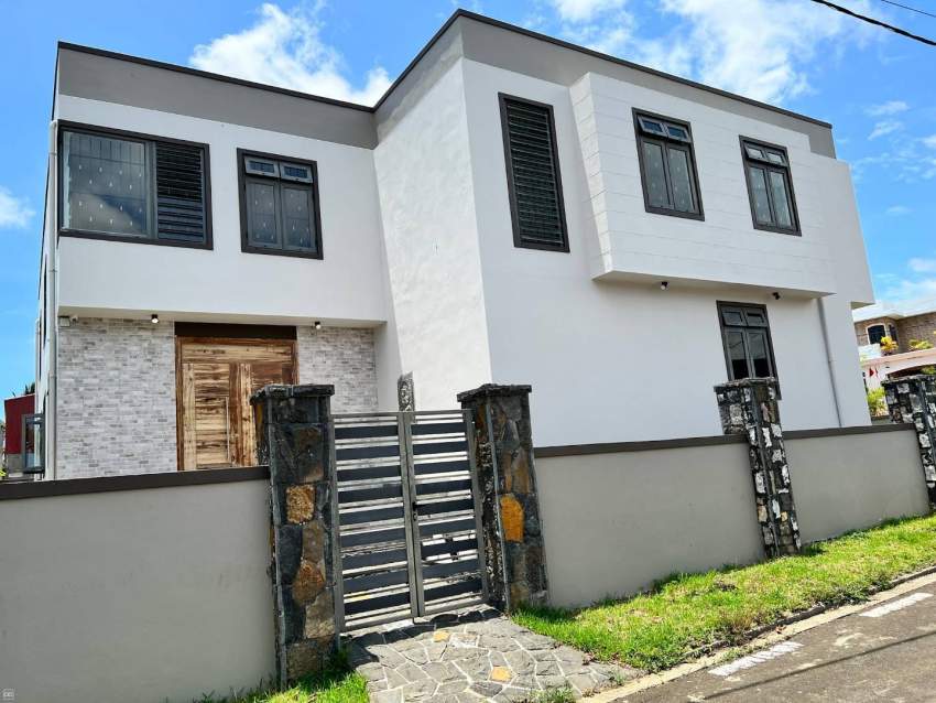 HOUSE - 5 BEDROOMS - SEMI-FURNISHED - 507M² - 7 - House  on Aster Vender