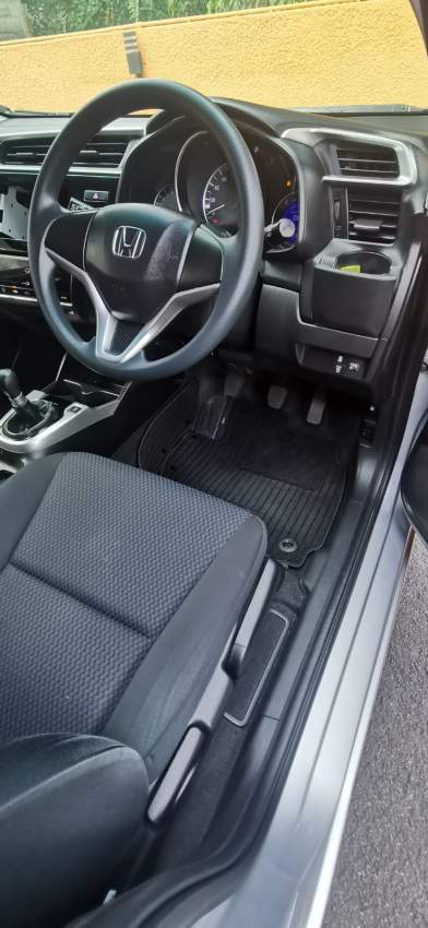 Honda Fit Manual - 2 - Family Cars  on Aster Vender