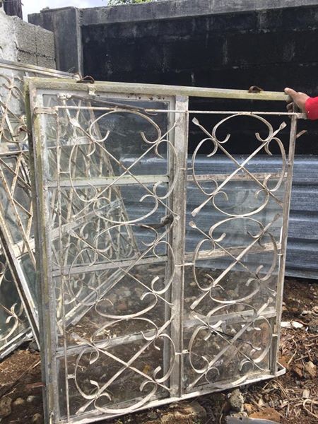 second hand metal doors and windows on Aster Vender