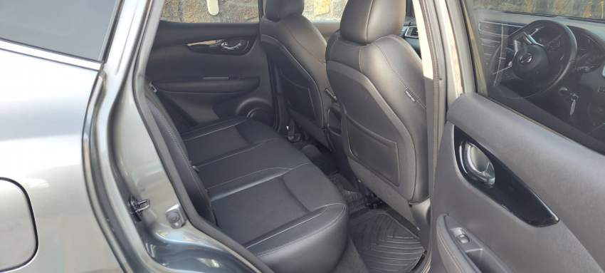 Nissan qashqai - 5 - SUV Cars  on Aster Vender