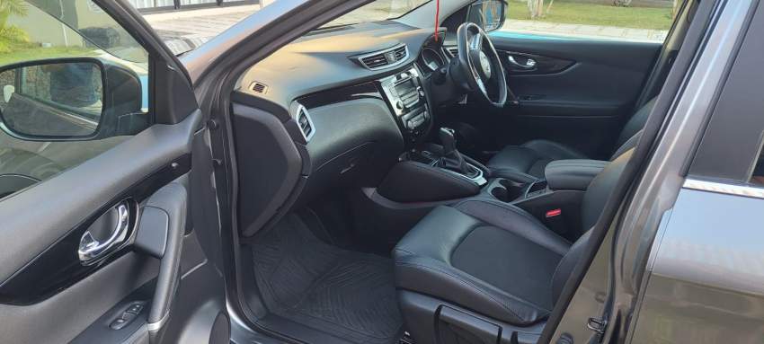 Nissan qashqai - 7 - SUV Cars  on Aster Vender