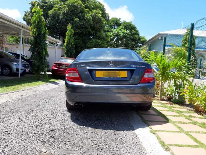 Mercedes-Benz C180 1597cc automatic  - 3 - Luxury Cars  on Aster Vender