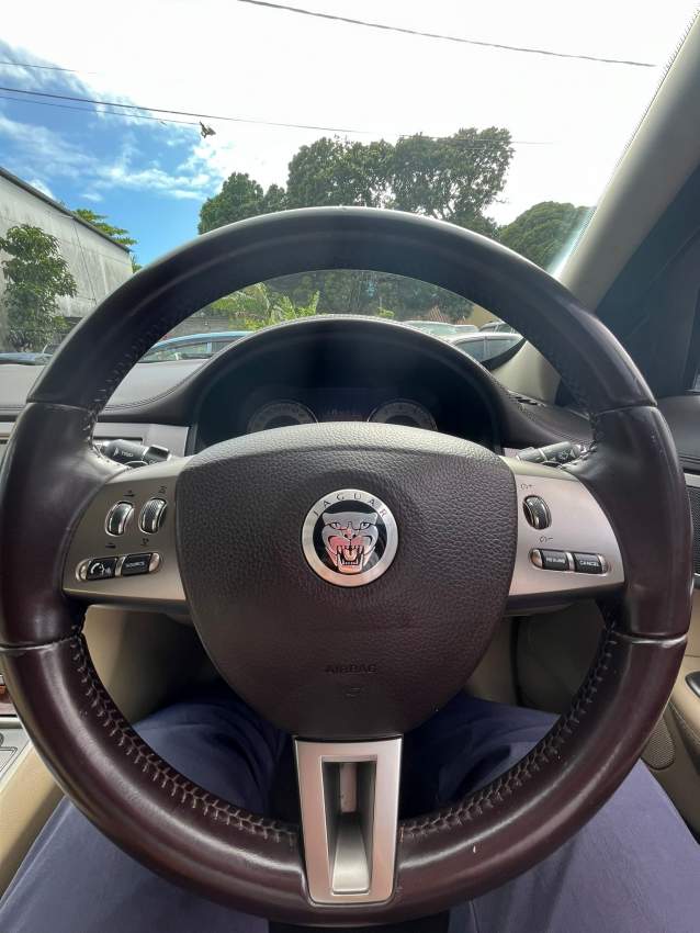 Jaguar XF 3.0 Petrol - 3 - Luxury Cars  on Aster Vender