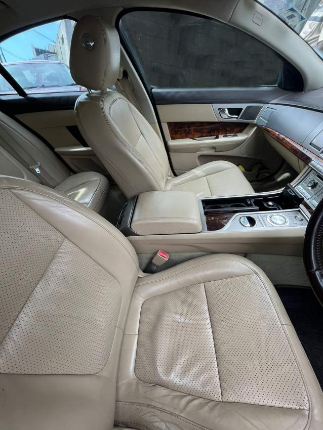 Jaguar XF 3.0 Petrol - 4 - Luxury Cars  on Aster Vender