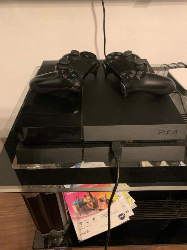 Sony Playstation 4 PS4 on Aster Vender