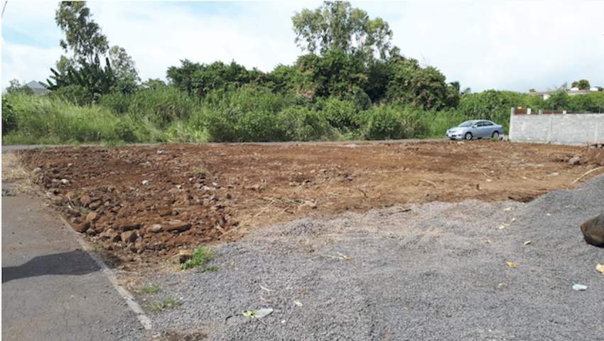 TERRAIN- 17.3 PERCHES- MONS. LEEN QUATRE BORNES - 1 - Land  on Aster Vender