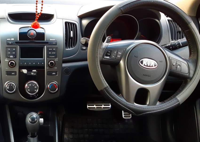 KIA Cerato Full options - 5 - Family Cars  on Aster Vender