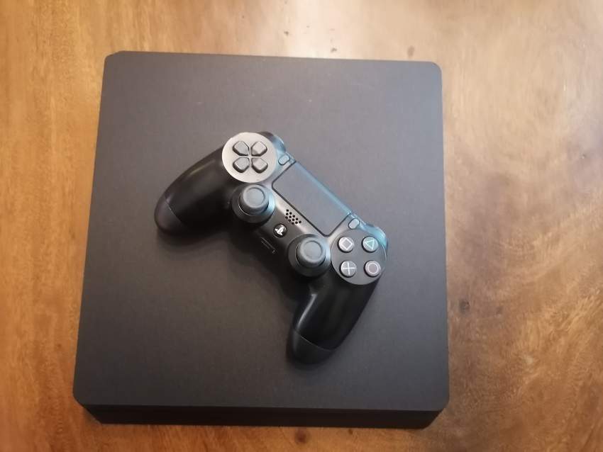 Ps4 slime second hand - 1 - All electronics products  on Aster Vender