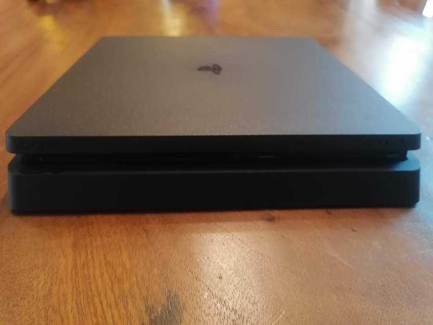 Ps4 slime second hand - 0 - All electronics products  on Aster Vender
