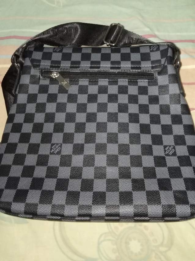 Sac bandoulière - 0 - Suits (Men)  on Aster Vender