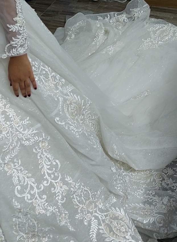 Second hand wedding dress