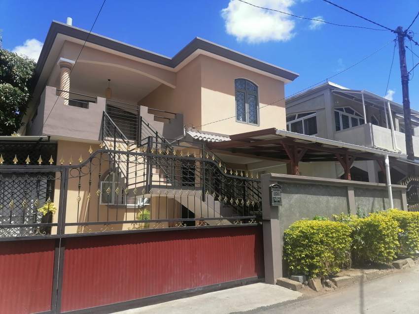 Maison a vendre 6 chambres - 0 - Ready Made House  on Aster Vender