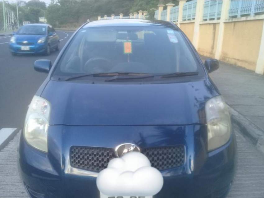 Toyota Vitz 05 full option automatic 1300cc - 1 - Compact cars  on Aster Vender