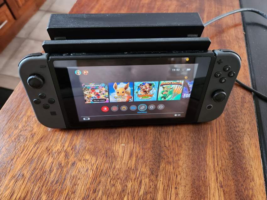 For Sale Nintendo Switch in top condition - 1 - All electronics products  on Aster Vender