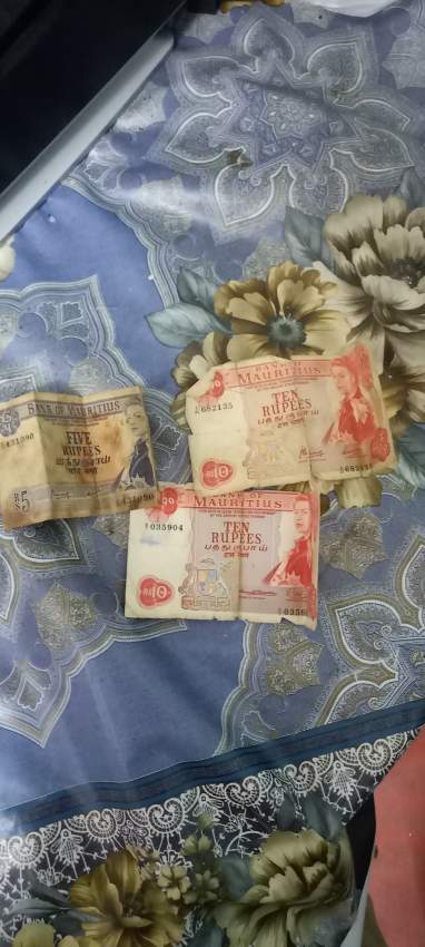10 rs 5 rs old mauritius notes - 0 - Banknotes  on Aster Vender