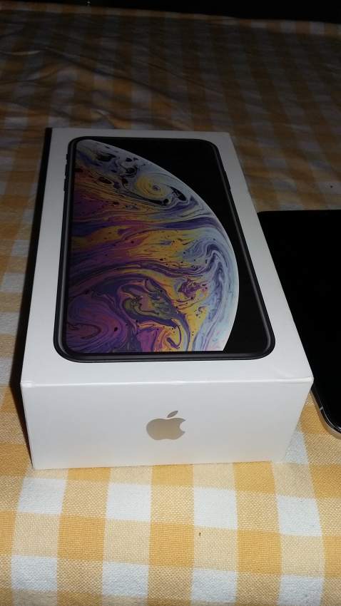 IPHONE XS MAX 64GB - Silver - 2 - iPhones  on Aster Vender