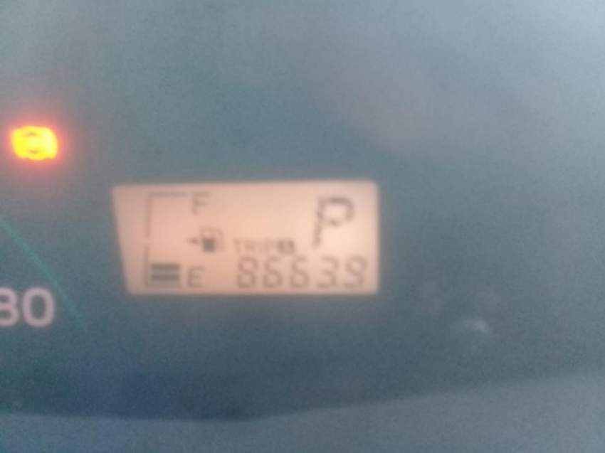 Toyota vitz 05 full options automatic 1300cc - 3 - Compact cars  on Aster Vender