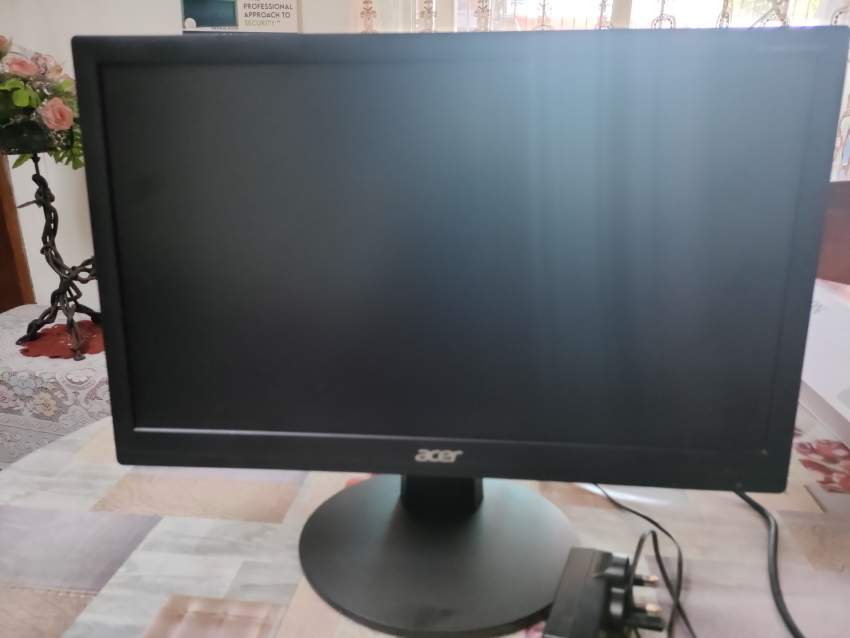Acer 16inch monitor - 1 - LED Monitor  on Aster Vender