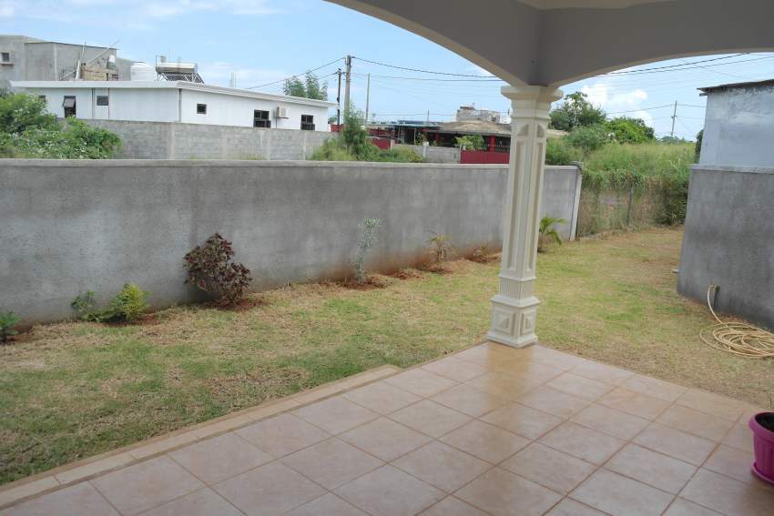 Albion location villa neuve 2 chambres climatisées  - 1 - House  on Aster Vender