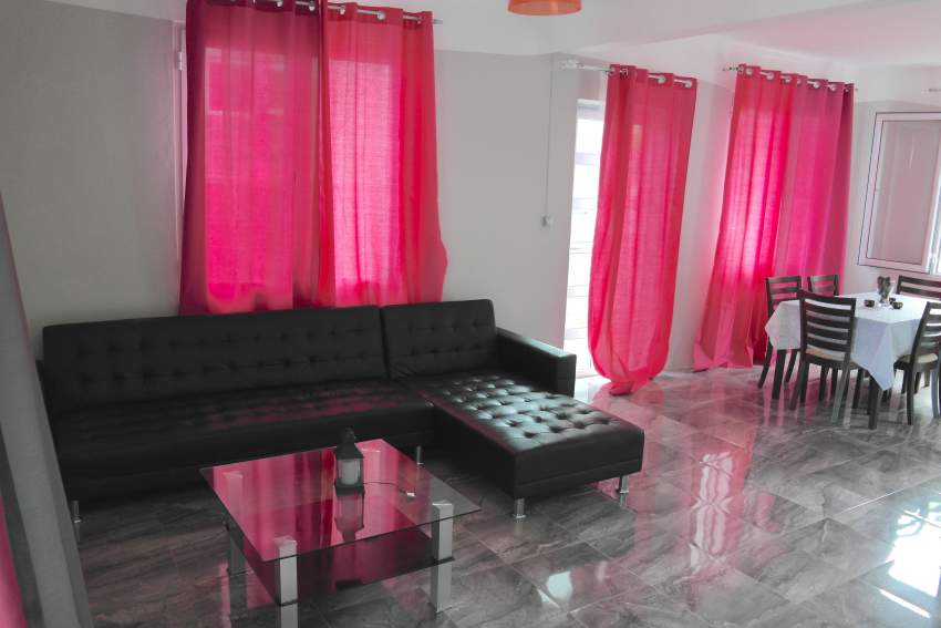 Albion location villa neuve 2 chambres climatisées  - 2 - House  on Aster Vender