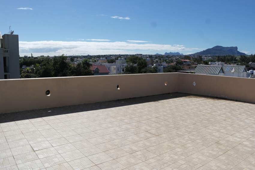 Flic en Flac vente penthouse 2 chambres avec immense terrasse  - 8 - Apartments  on Aster Vender