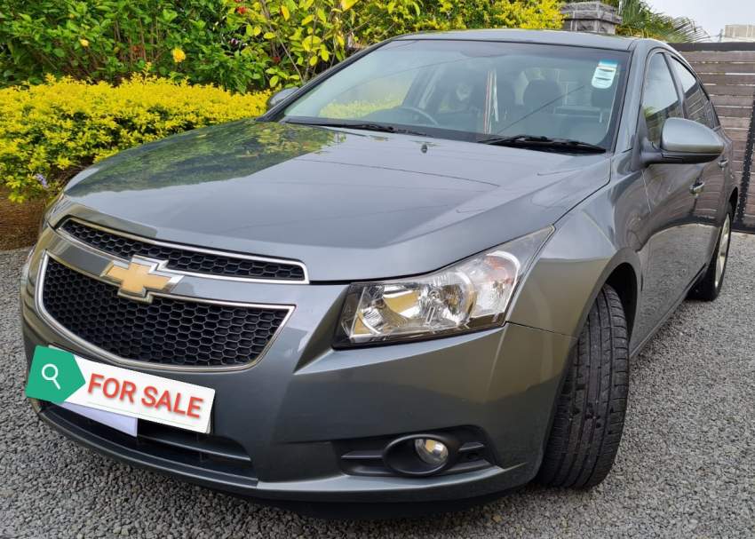 Chevrolet Cruze 2011 - 2 - Family Cars  on Aster Vender