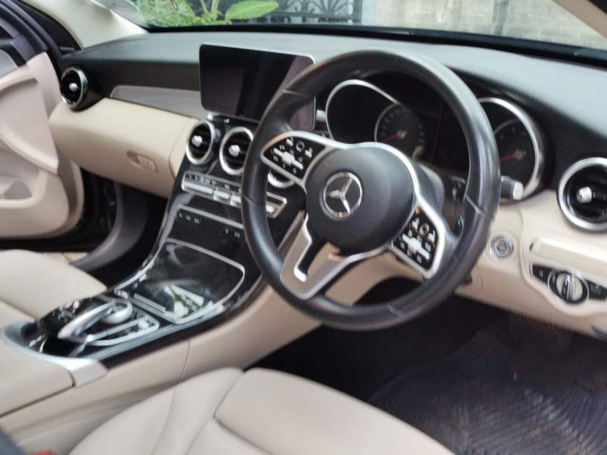 Mercedes C180 Year 2019 - 5 - Luxury Cars  on Aster Vender