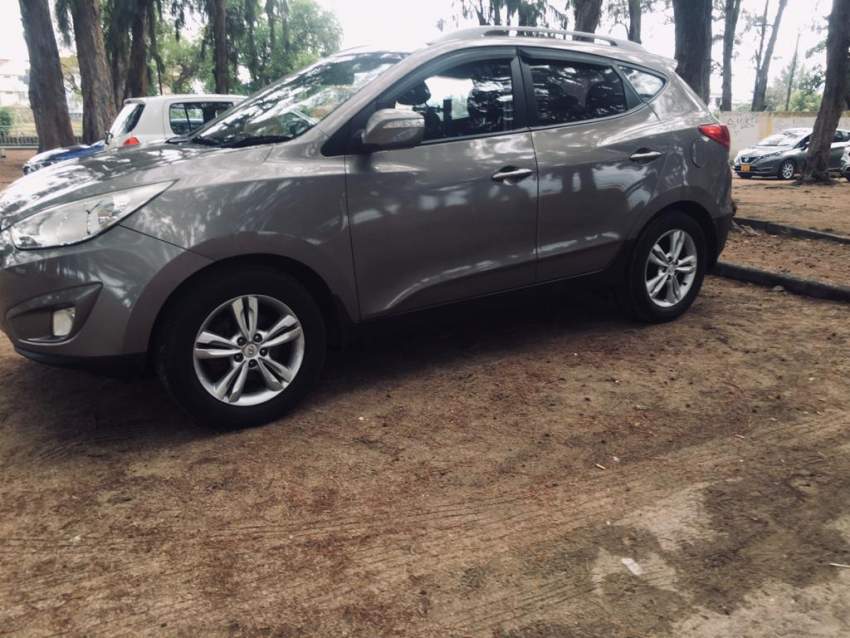 hyundai ix35 - 4 - SUV Cars  on Aster Vender