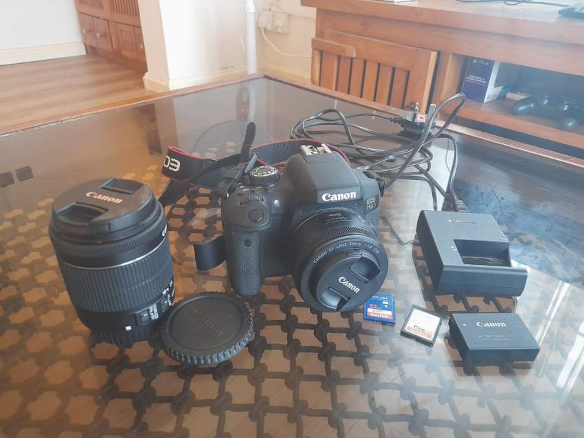 Canon EOS 750D with 50mm STM and 18-55mm STM - 20k r's