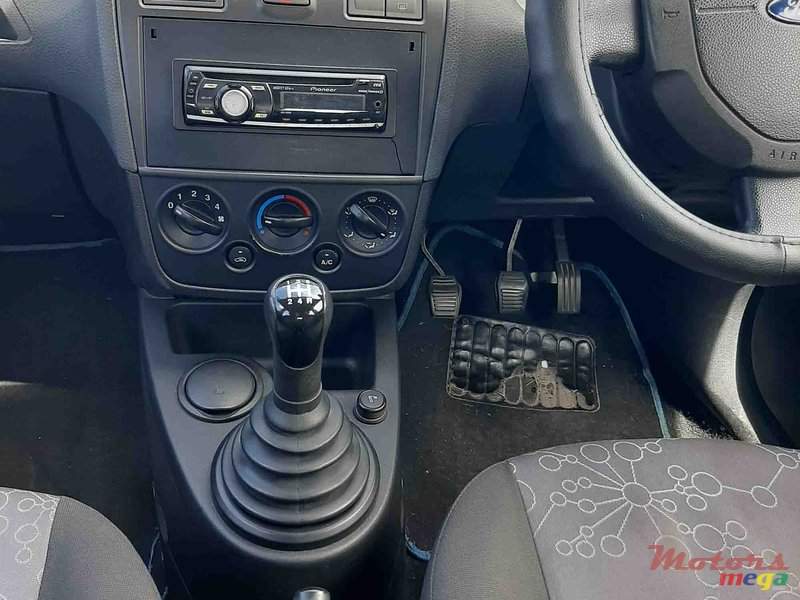 Ford Fiesta 06 - 3 - Compact cars  on Aster Vender