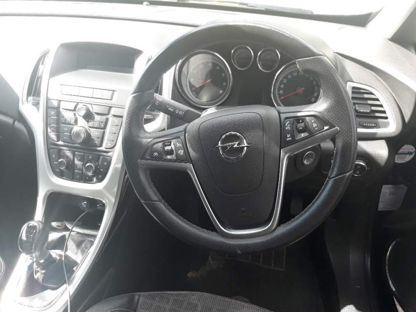 Opel Astra GTC 2Door - 5 - Compact cars  on Aster Vender