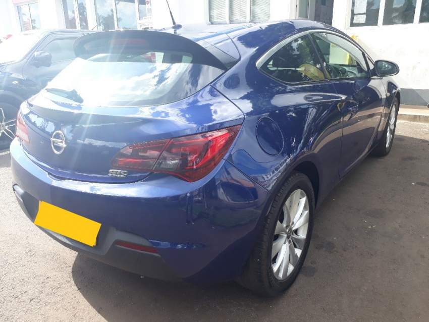 Opel Astra GTC 2Door - 2 - Compact cars  on Aster Vender