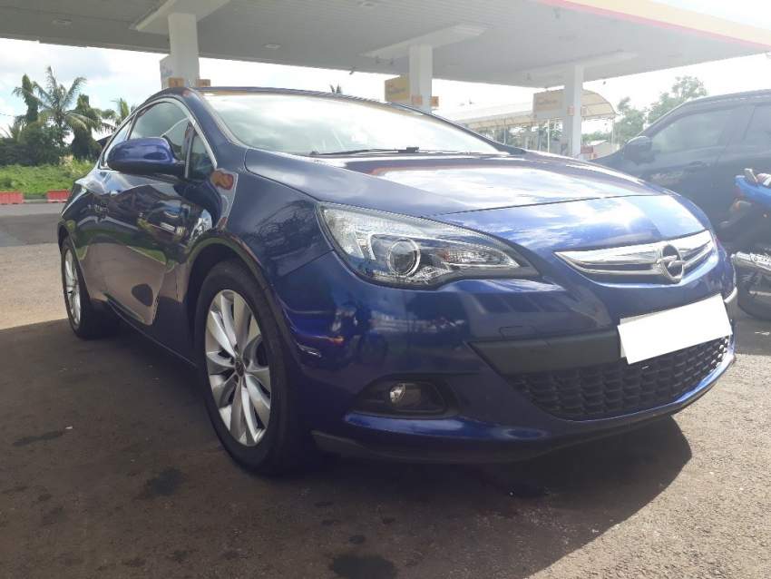 Opel Astra GTC 2Door - 1 - Compact cars  on Aster Vender
