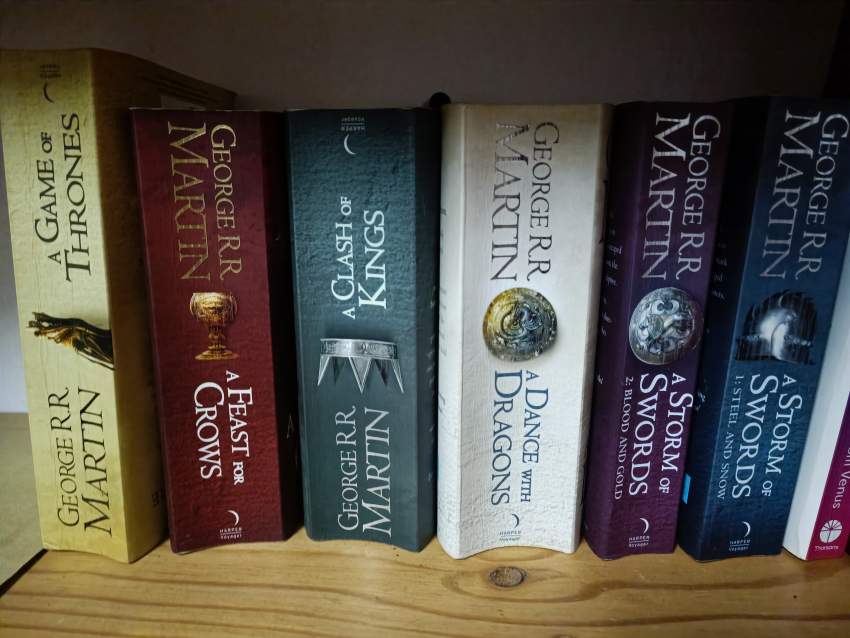 Game of thrones collection - 0 - Fictional books  on Aster Vender