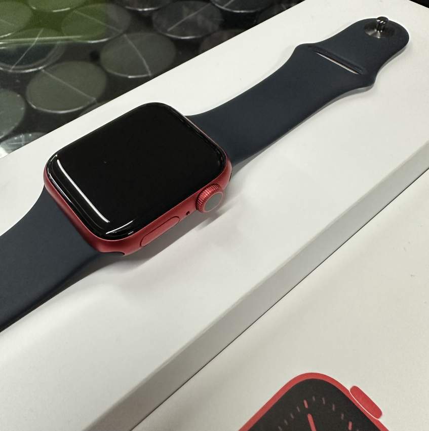 APPLE Watch Series 6 - PRODUCT(RED) Aluminium Sports Band, 40 mm - 2 - Smartwatch  on Aster Vender